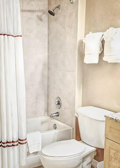 Entire Rental 3-Br Minutes From Disney X8 Hot Tub Apartment 2204 Orlando Exterior foto