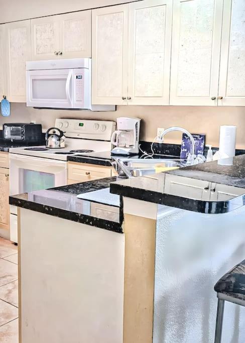 Entire Rental 3-Br Minutes From Disney X8 Hot Tub Apartment 2204 Orlando Exterior foto